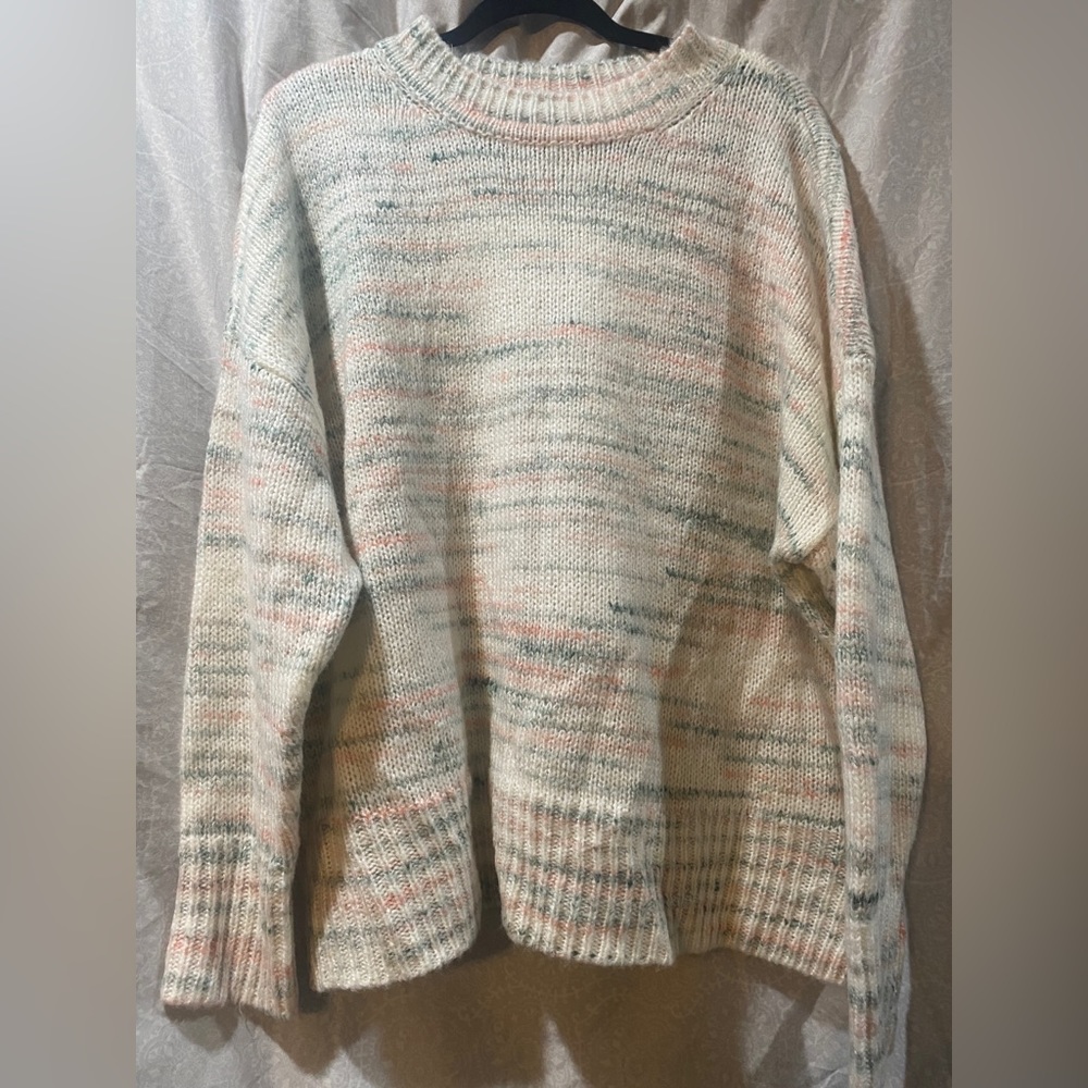 Like New Torrid Size 2 Sweater - white, peach, gray